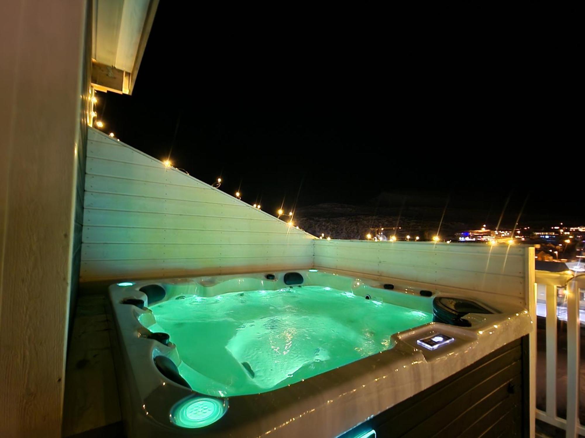 Nord Hus Service As, Deluxe, Sauna, Jakuzzi Havoysund Экстерьер фото